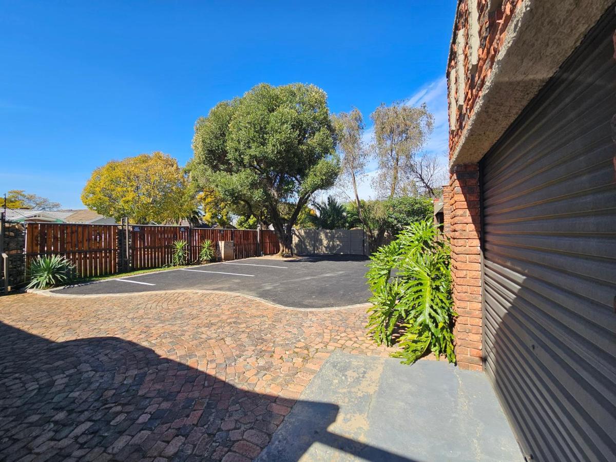 Bosveld In Die Stad 2 Guesthouse Alberton Exterior photo