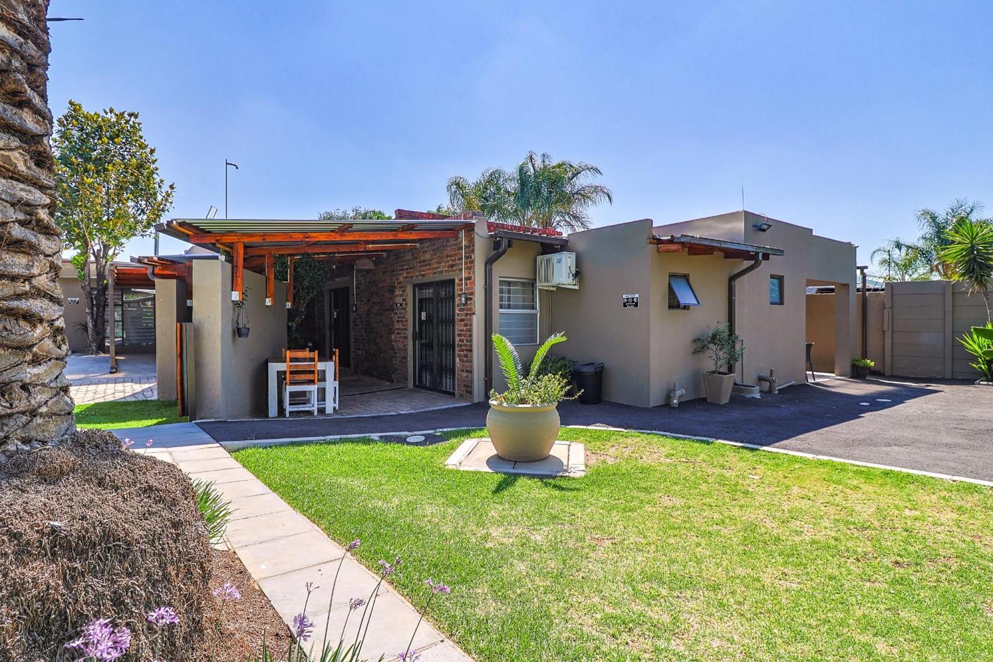 Bosveld In Die Stad 2 Guesthouse Alberton Exterior photo